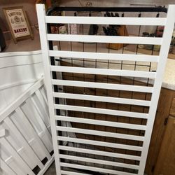 Crib 4 In 1 