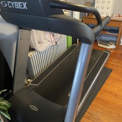 Commercial Cybex 770T Treadmill – Excellent Condition, Heavy-Duty Gym Quality