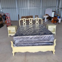 Beautiful French Provincial Full Size Bed With Matching Nightstands 