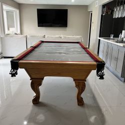Pool Table 8ft ( Free Delivery & Set Up ) 
