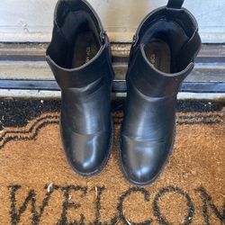 Beautiful Woman Boots Size 8 1/2