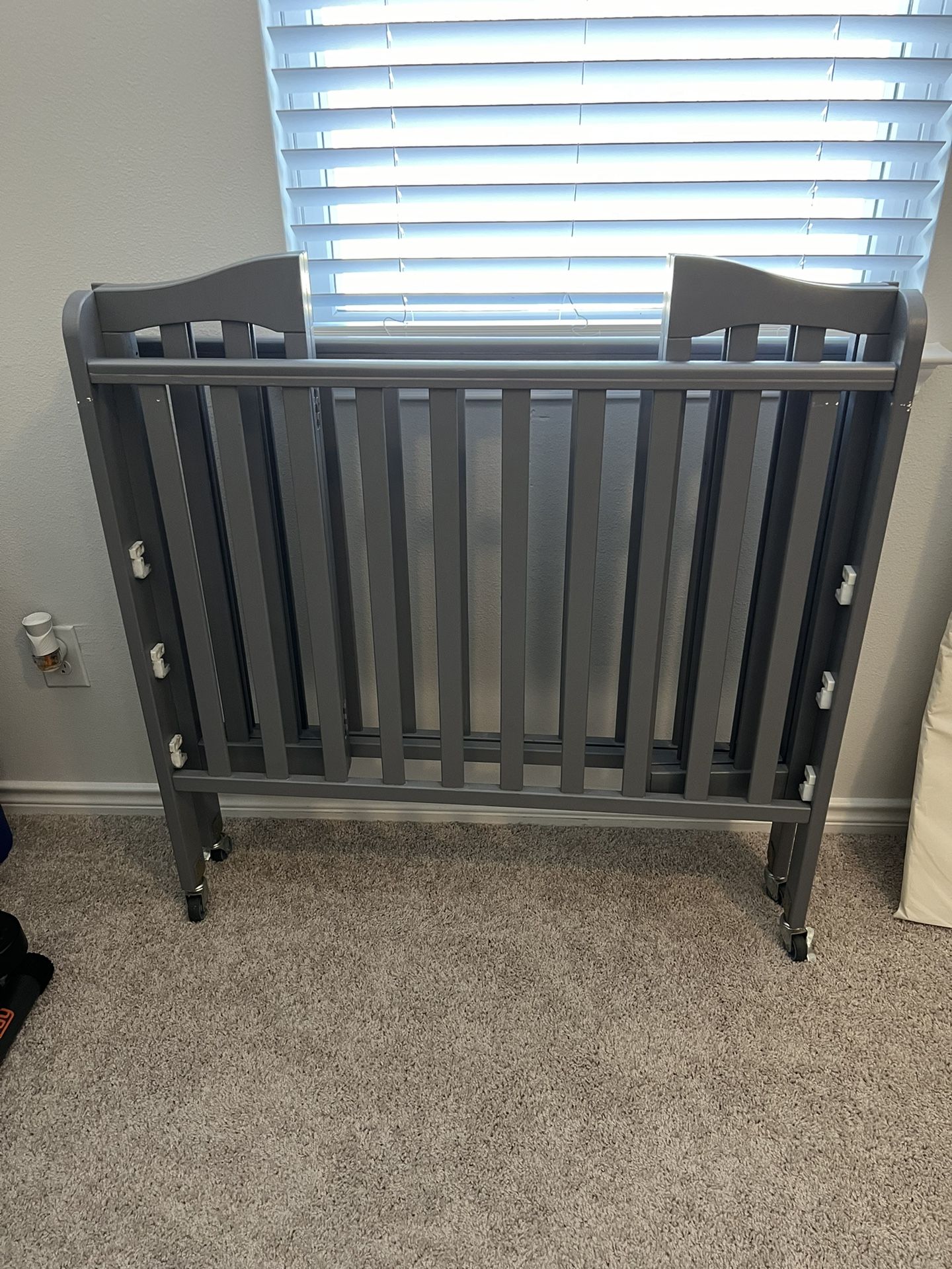 Refurbished Mini Crib