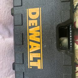Dewalt Variable Speed 18 Volt Drill And Reciprocating Saw With Case And Charger 