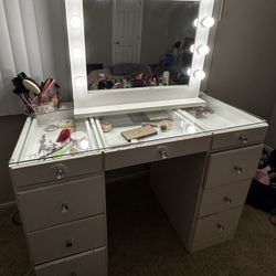 Vanity Desk With Light Mirror  