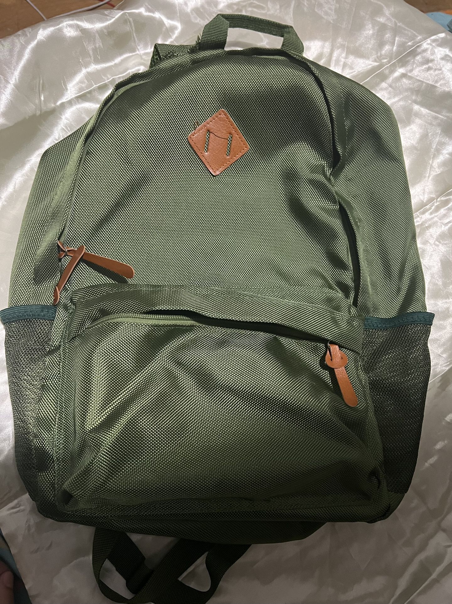 16Inch Classic Lightweight Backpack for Men Women Teens Girls Boys Kids to School/travel/