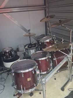 Yamaha Maple Custom Absolute Drum Set