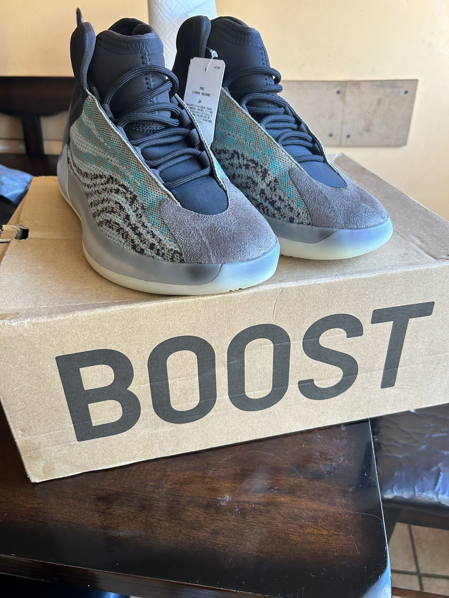 Adidas Yeezy QNTM (Teal blue color)