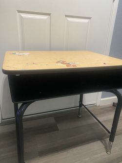 SMALL DESK WITH STORAGE