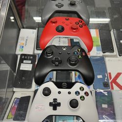 XBOX CONTROLLERS 