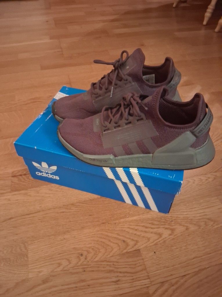 ADIDAS SHOES *LIKE NEW*