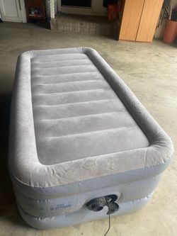Inflatable bed mattress 40$