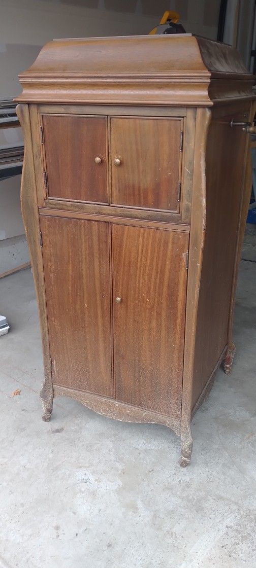 Columbia Phonograph Cabinet Chicago