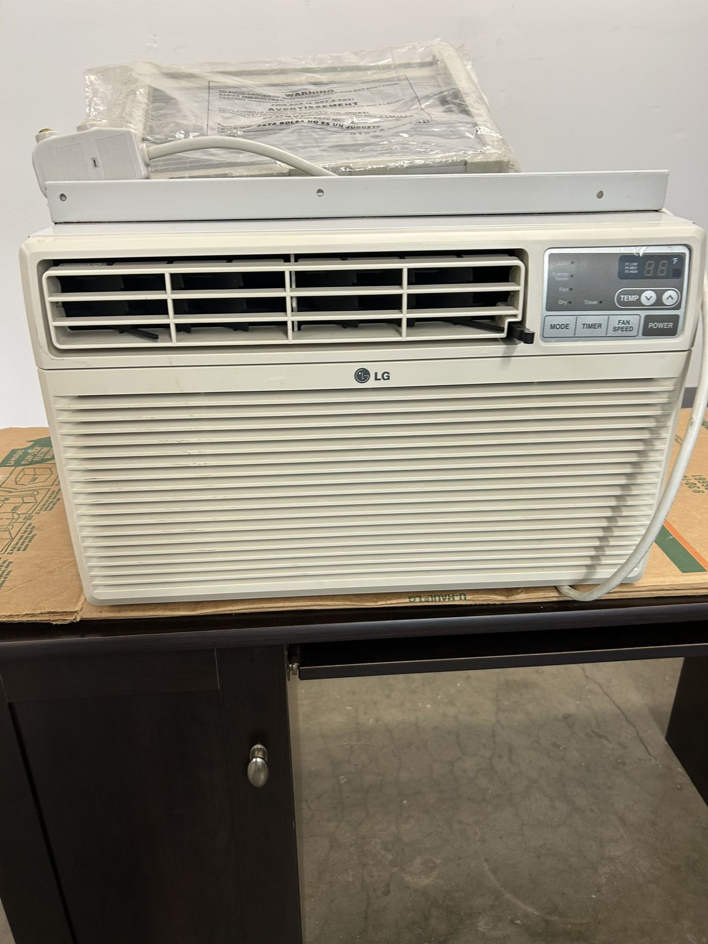 LG Air Conditioner 8000 BTU