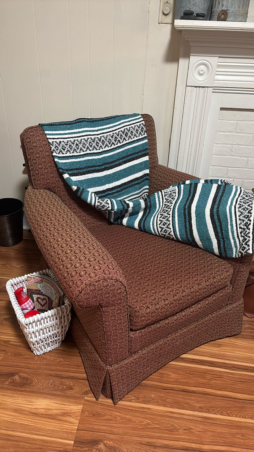 Chair Polar Fan 2  White Stools   Shelf 25