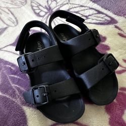 Boy Sandals Size 8 