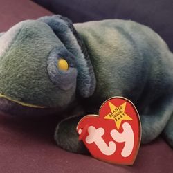 COLLECTOR TY BEANIE BABIES RETIRED ERRORS TOYS RAINBOW CHAMELEON, NEON SEAHORSE, CANADA MAPLE BEAR, VALENTINE BEAR SMOOCH-E