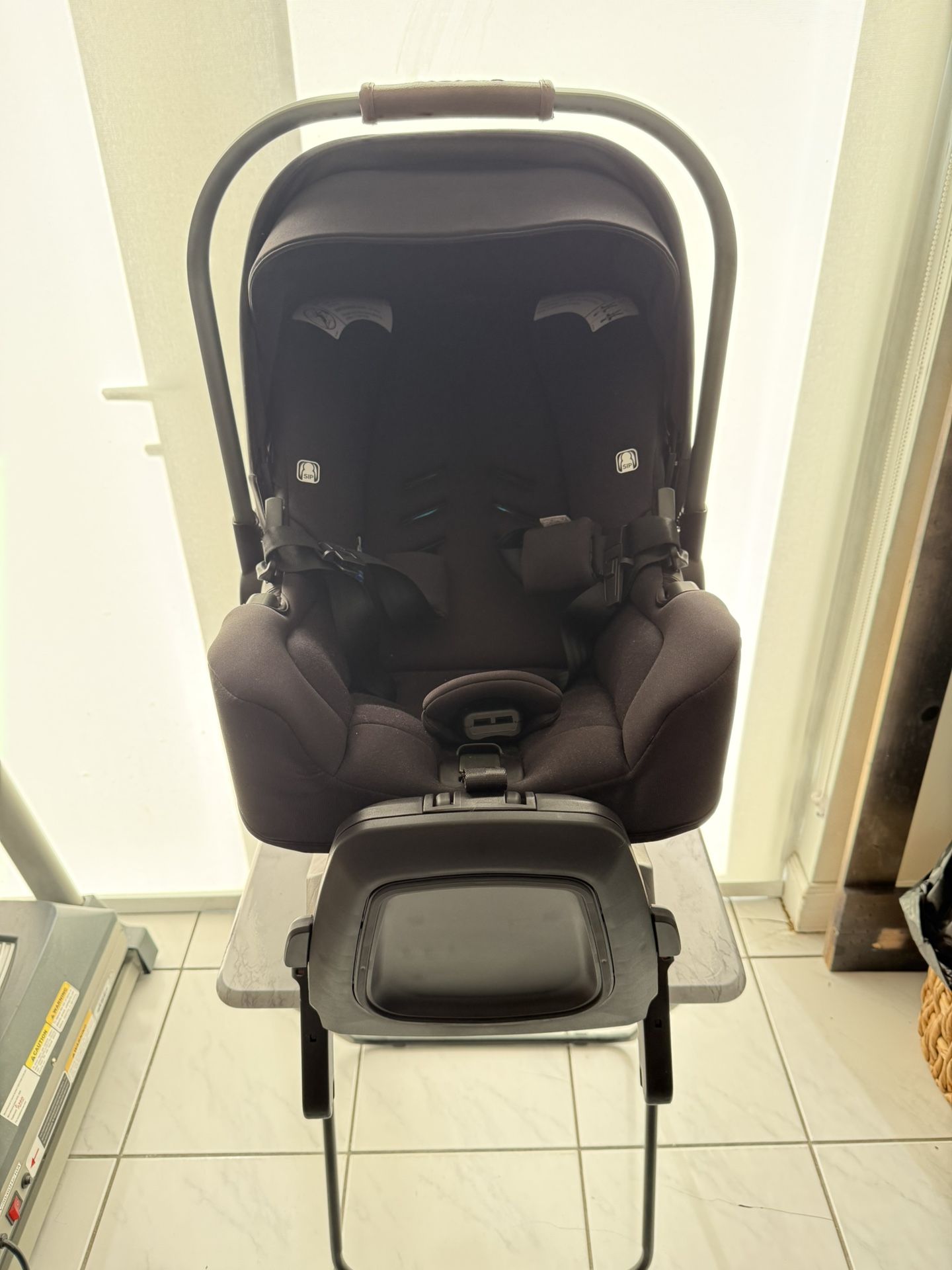 Nuna PIPA Rx Car Seat & Base