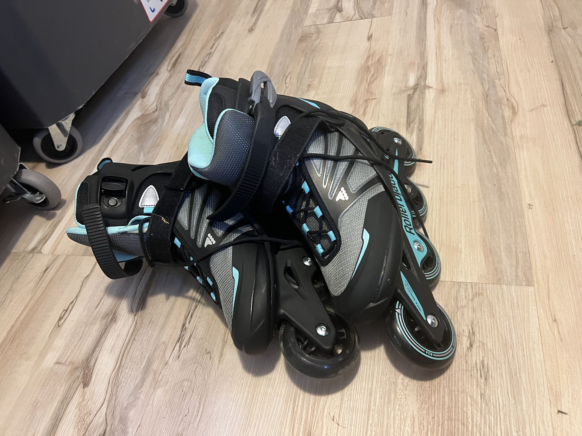 Women’s Roller Blades Size 8