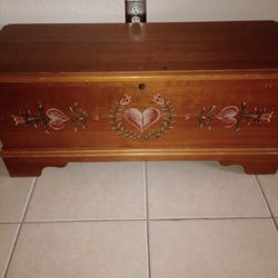 Lane Cedar Chest 