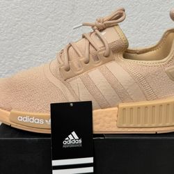 Adidas NMD R1 Women’s Size 9.5 *NWT*