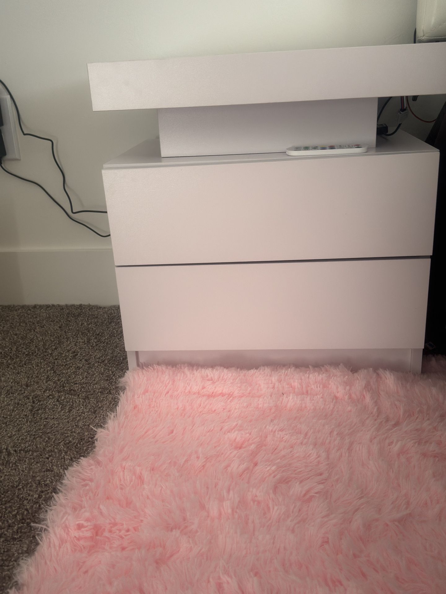 Set Of 2 Nightstands