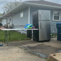 Refrigerator 