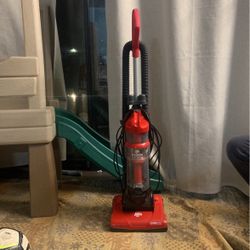 Dirt Devil Vacuum Red Used 60$ / Trade With Something 