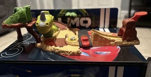 Pixar Cars Set Lightning McQueen