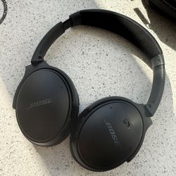 Bose QuietComfort Over-Ear Black Headphones
