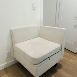 Like New! Single person couch/end sectional, removable armrest, heavy, very good quality