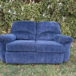Lane Furniture Love Seat- Blue (Can deliver🚗)