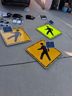 3 Solar-Powd LED Pedestrian Crossing Warning Signs