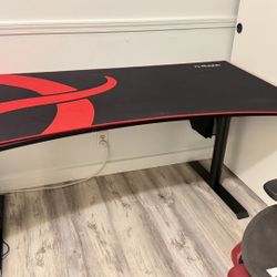 Gaming And Office Table “Arozzi”