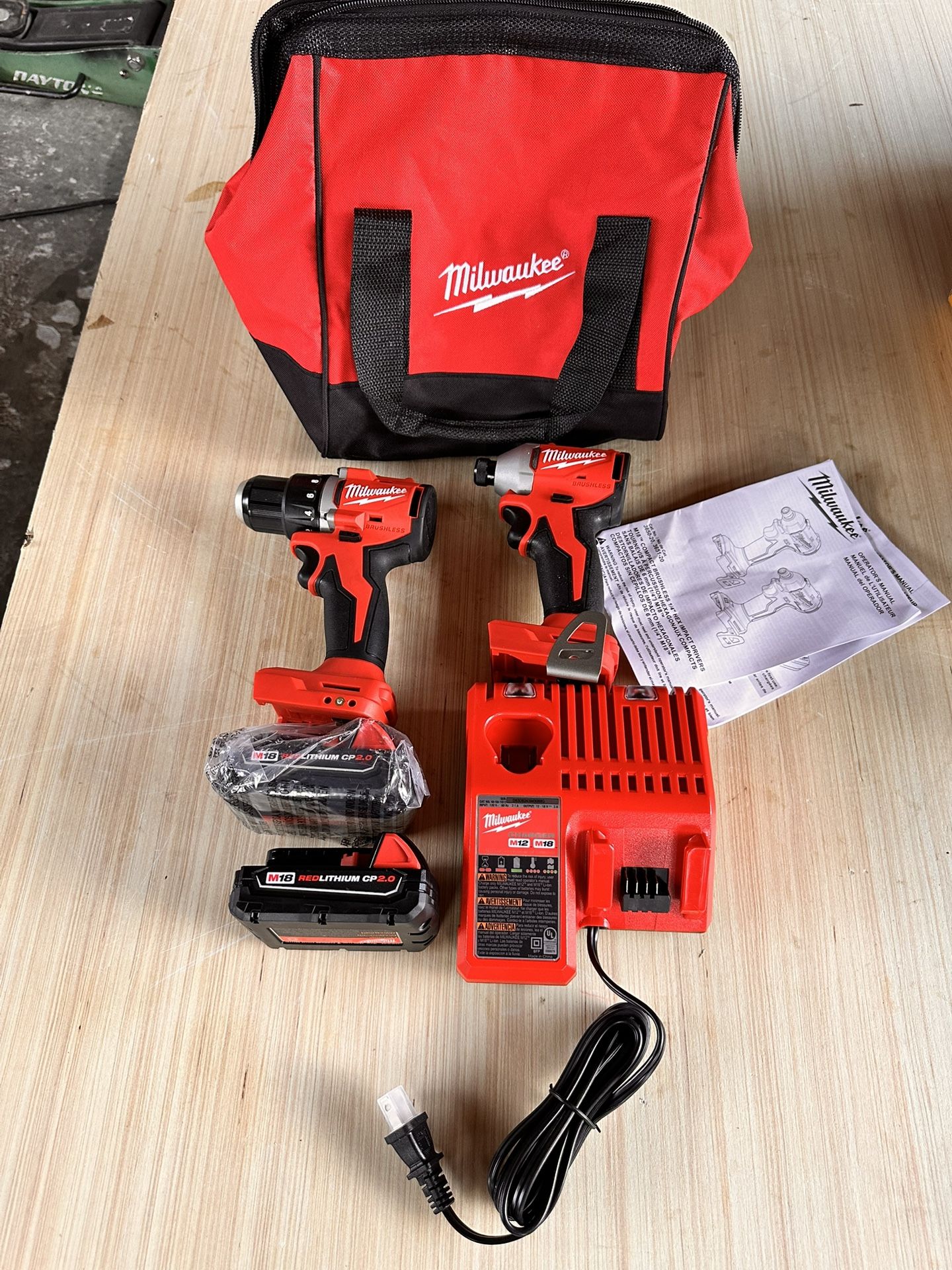 📌Milwaukee M18 18V Lithium-Ion Brushless Cordless Compact Drill/Impact Combo) 👉PRECIO FIRME👉$160