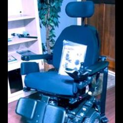 Quantum Q6 Edge motorized chair