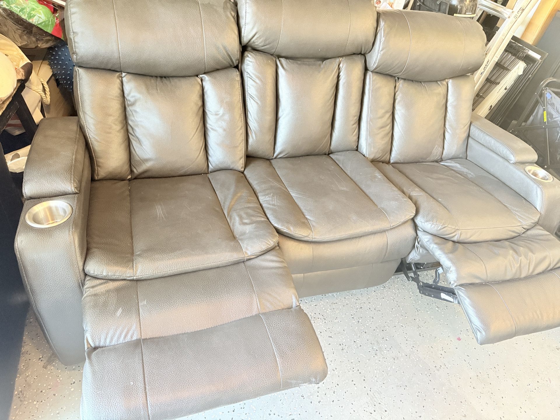Recliner Sofa With Center Table
