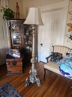 Floor lamp