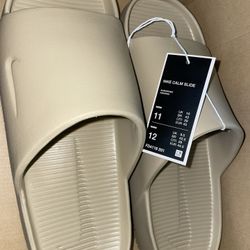 Nike Calm Slides