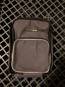 Super cool Nintendo ds carrying case. Lots of spots to hold games too