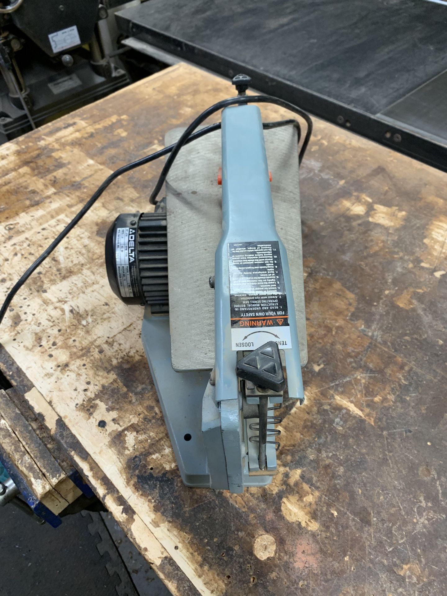 The Delta 40150 Scroll Saw 15 Inch for Sale in Bolingbrook, IL OfferUp