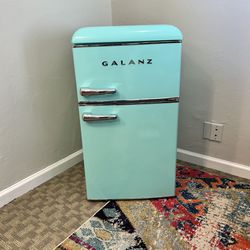 Galanz Retro Two-Door Mini Fridge/Freezer in Teal — $150 OBO