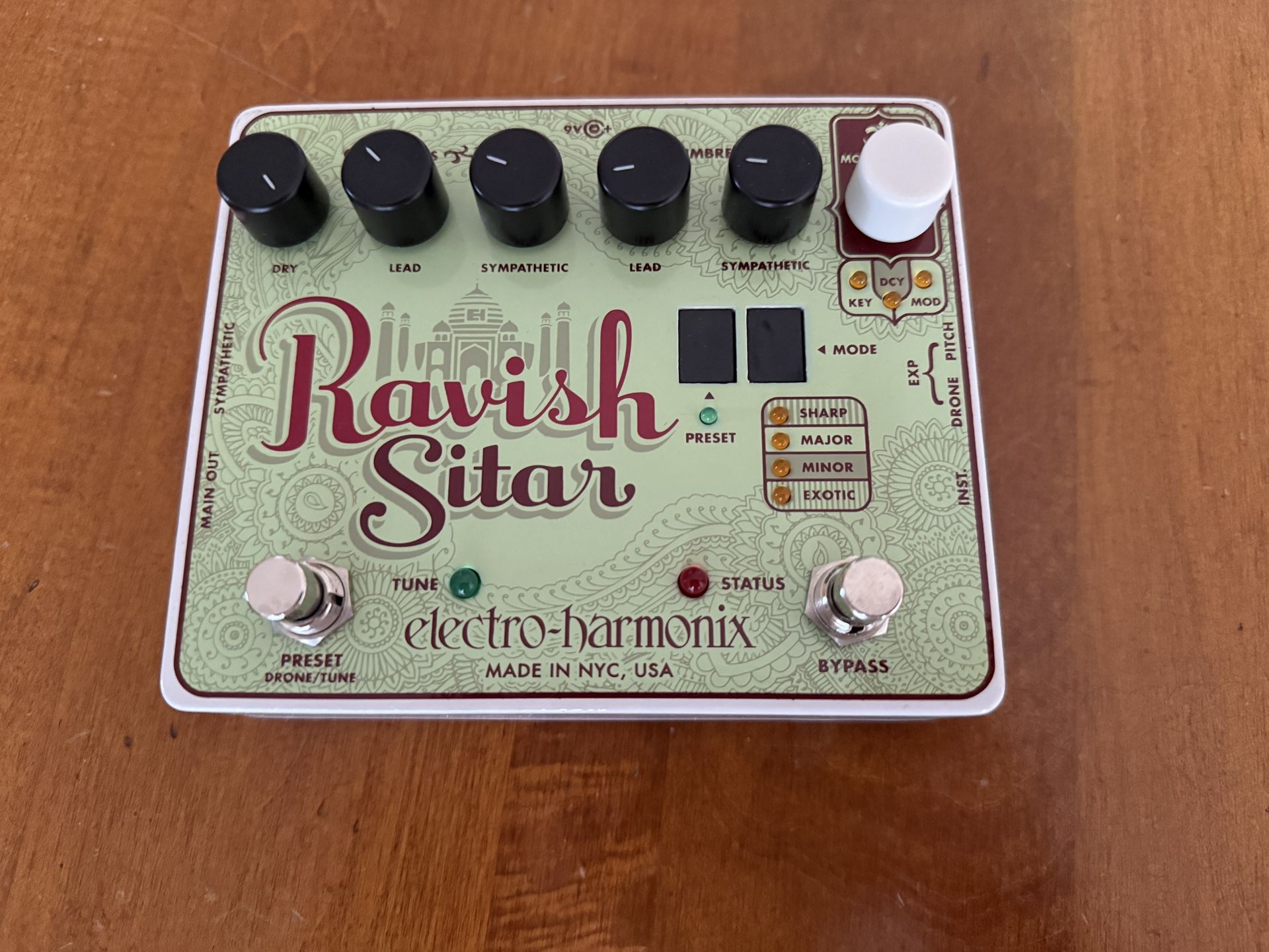 Electro Harmonix EHX Ravish Sitar Emulator Pedal
