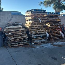 FREE PALLETS  TAKE THEM ALL FREE TAKE WHAT U WANT