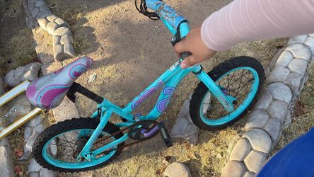 Girls bike