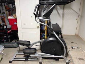 Spirit XE295 Elliptical