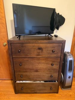 Crate & Barrel Gia 4-Drawer Chest