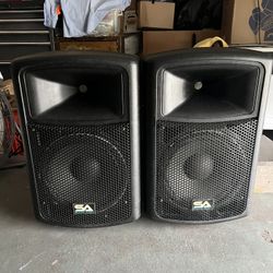 Seismic Audio speakers