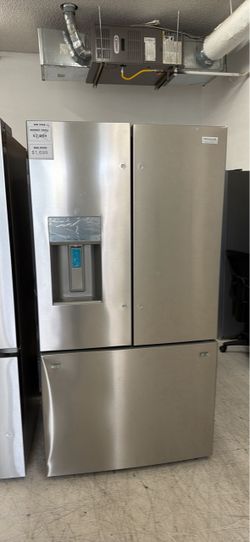 Frigidaire Gallery French Door Refrigerator, 36-inch, 27.8–28 cu. ft. standard-depth French door