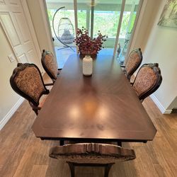 Gorgeous Dining Room Set