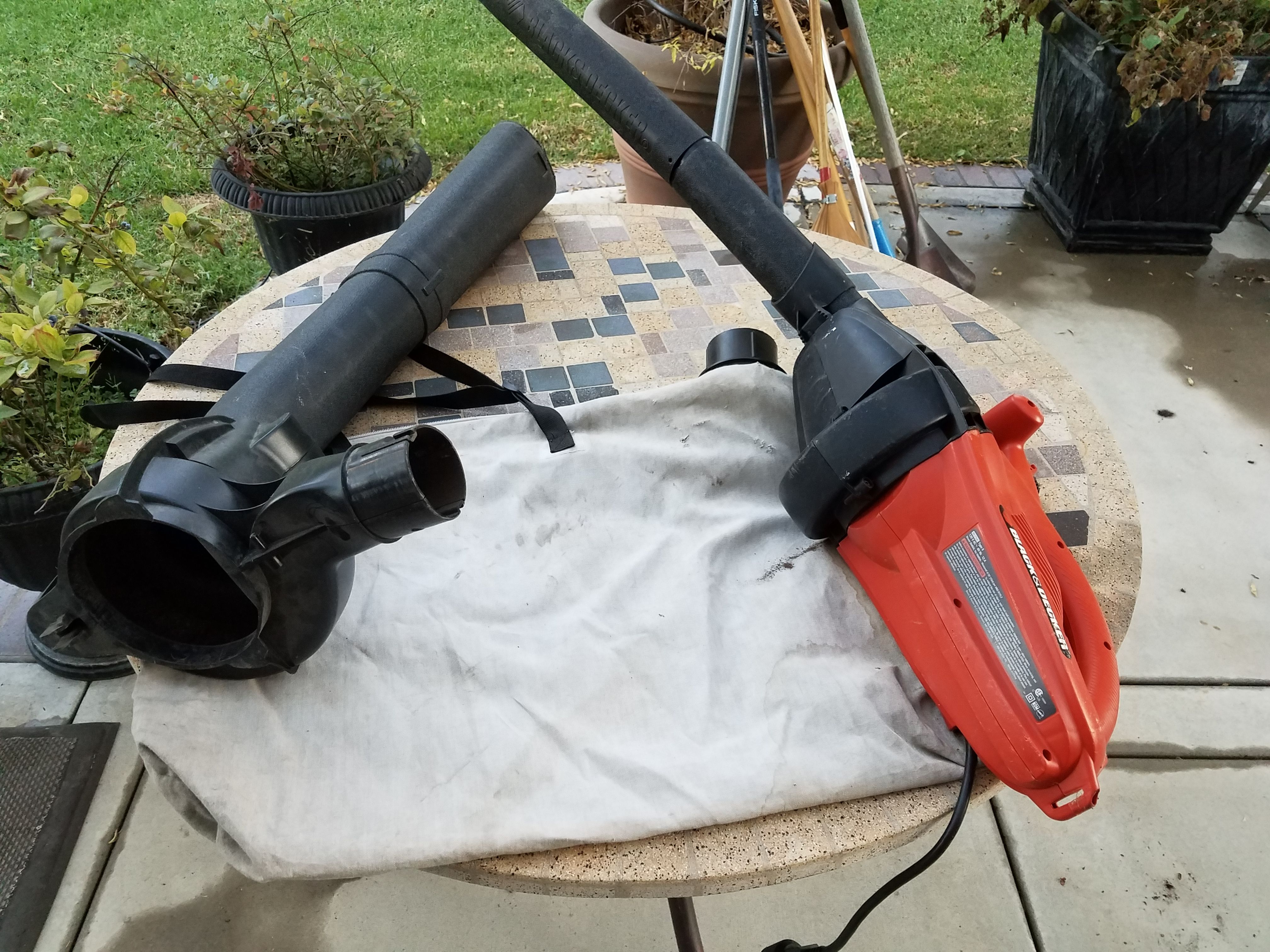 Black & Decker model bv2500 type B Leaf hog blower and vacuum for Sale